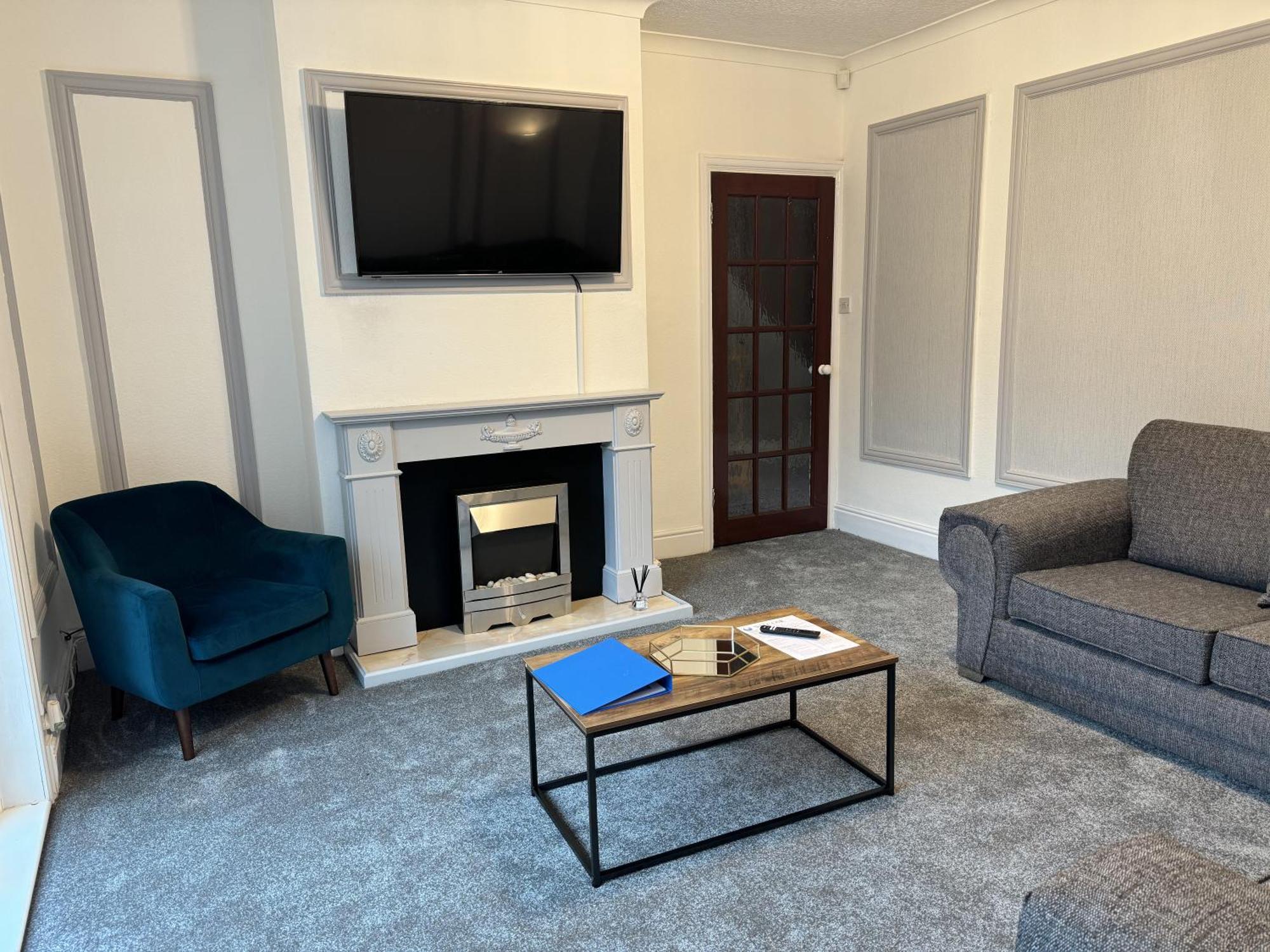 Huge 9 Bed Property Sleeps 17, Near Nec, City Centre, Hs2 버밍엄 외부 사진