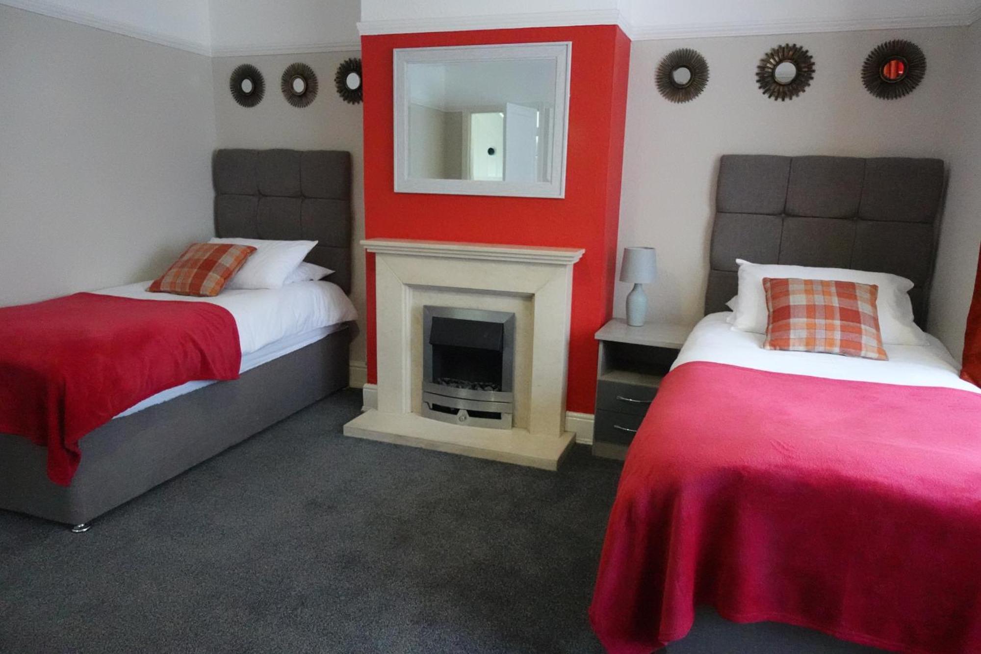 Huge 9 Bed Property Sleeps 17, Near Nec, City Centre, Hs2 버밍엄 외부 사진