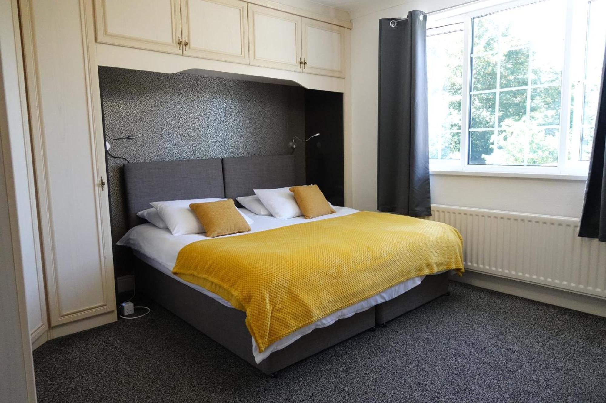 Huge 9 Bed Property Sleeps 17, Near Nec, City Centre, Hs2 버밍엄 외부 사진