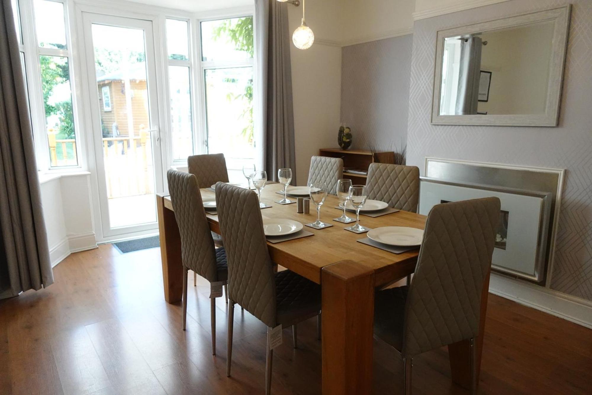 Huge 9 Bed Property Sleeps 17, Near Nec, City Centre, Hs2 버밍엄 외부 사진