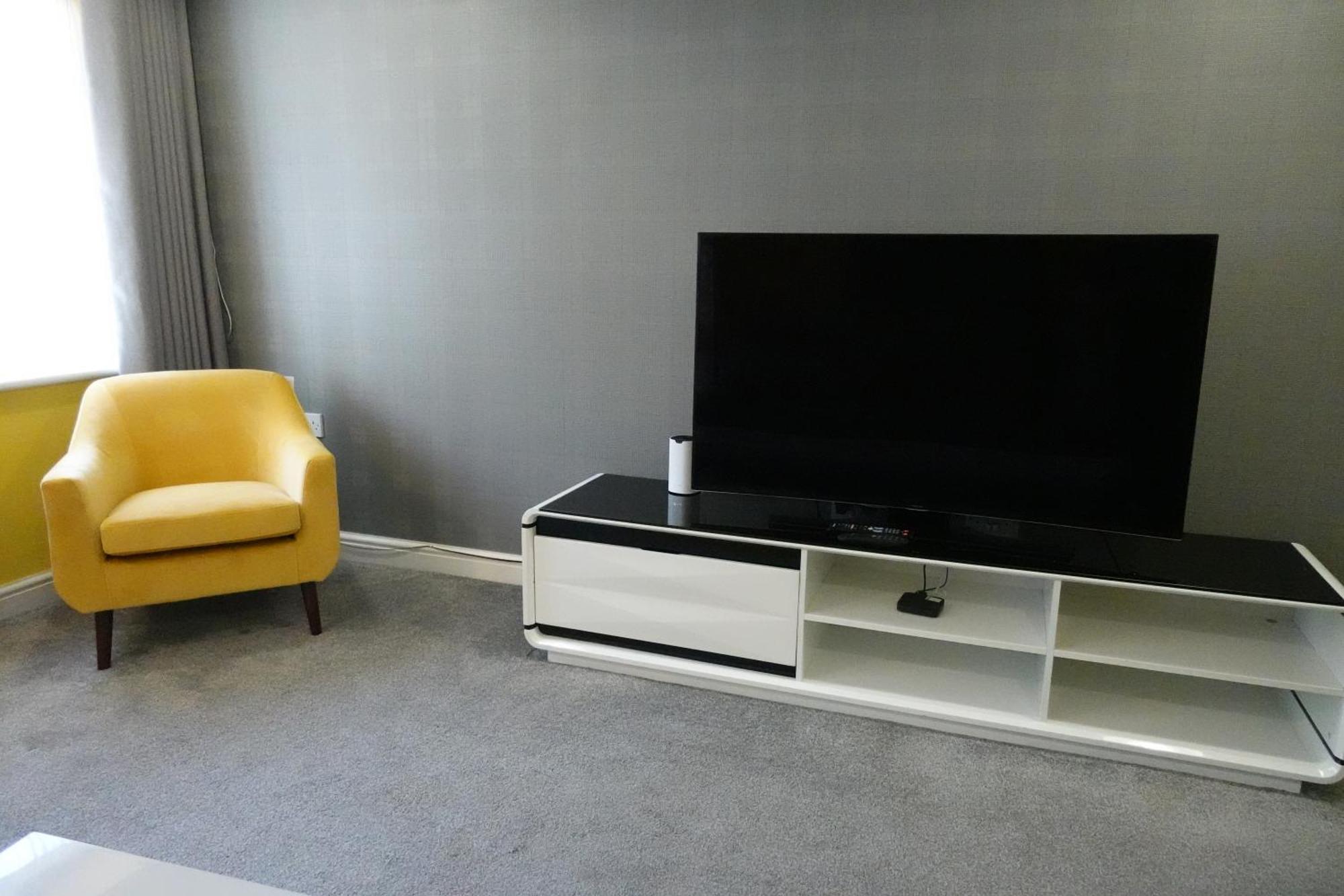 Huge 9 Bed Property Sleeps 17, Near Nec, City Centre, Hs2 버밍엄 외부 사진