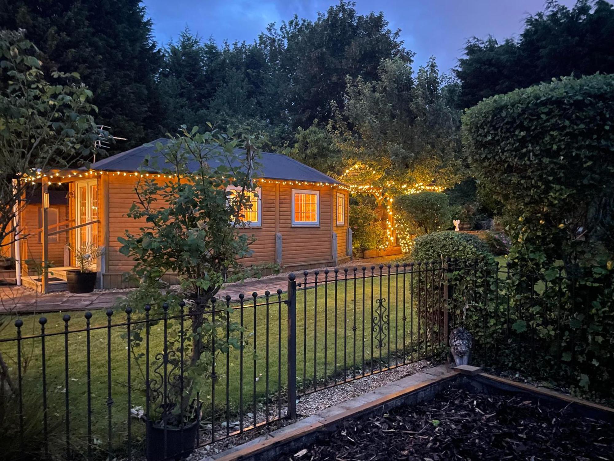 Huge 9 Bed Property Sleeps 17, Near Nec, City Centre, Hs2 버밍엄 외부 사진